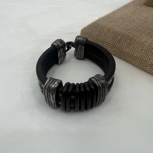 Black double stranded leather bracelet - Picture 4 of 7